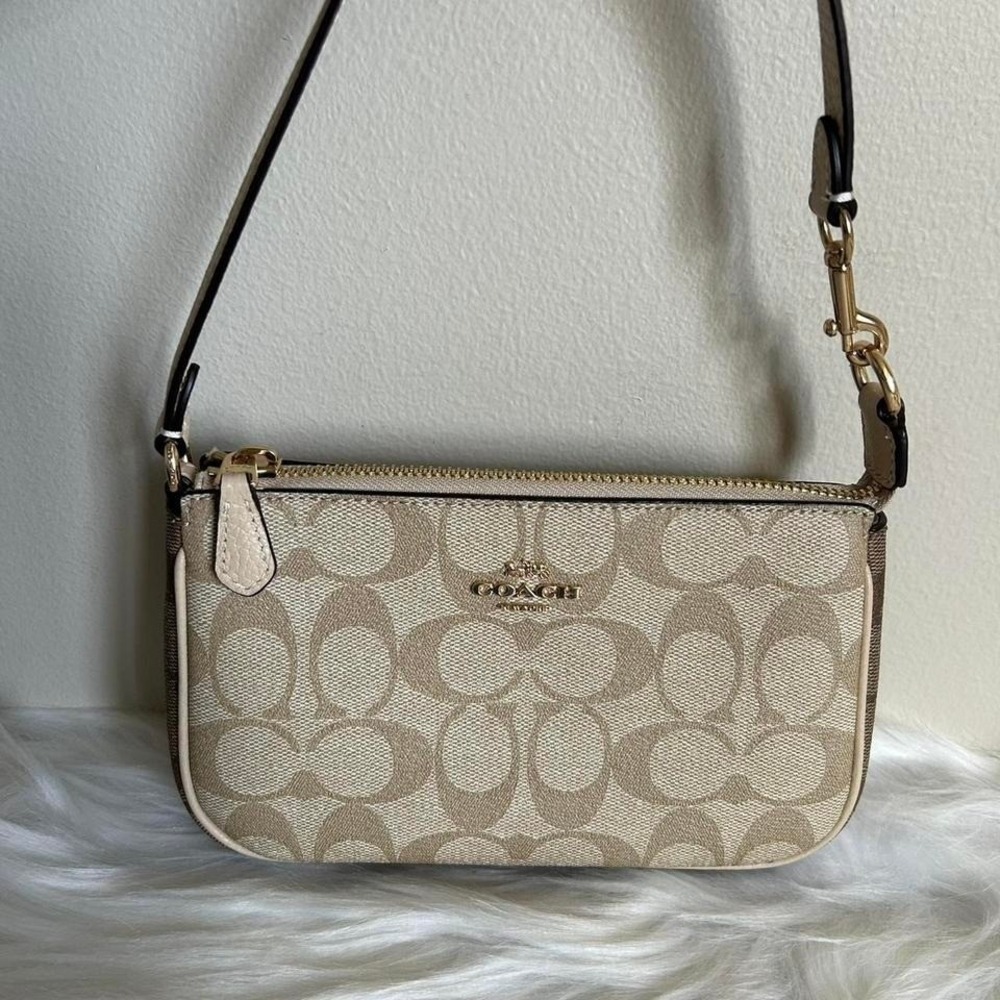 Coach‎ Nolita 19 Light Khaki Ivory Signature Canvas Wristlet Bag Excellent